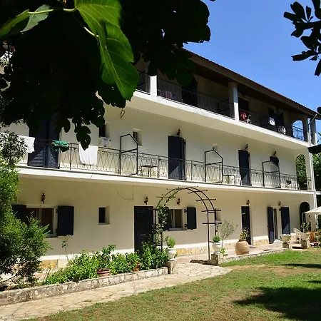 Πανσιόν Ipiros 2*